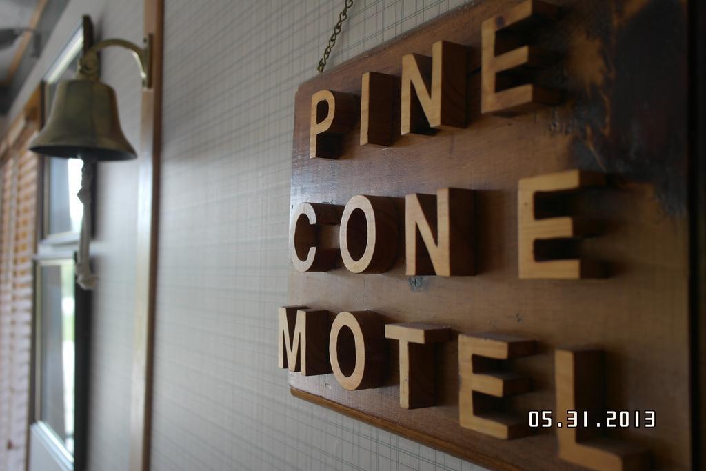 Pinecone Motel Sussex Exterior foto